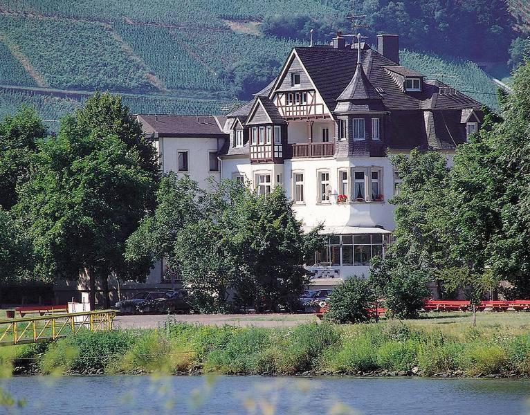 Hotel Krone Riesling Trittenheim Exterior photo