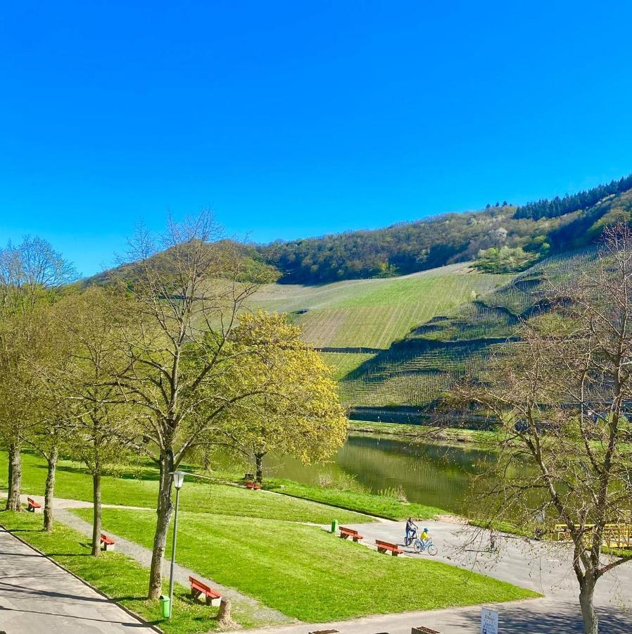 Hotel Krone Riesling Trittenheim Exterior photo
