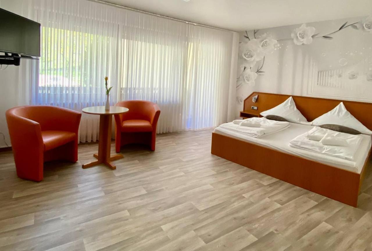 Hotel Krone Riesling Trittenheim Exterior photo