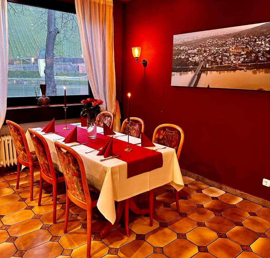 Hotel Krone Riesling Trittenheim Exterior photo