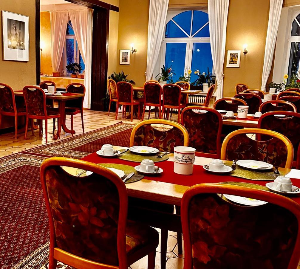 Hotel Krone Riesling Trittenheim Exterior photo
