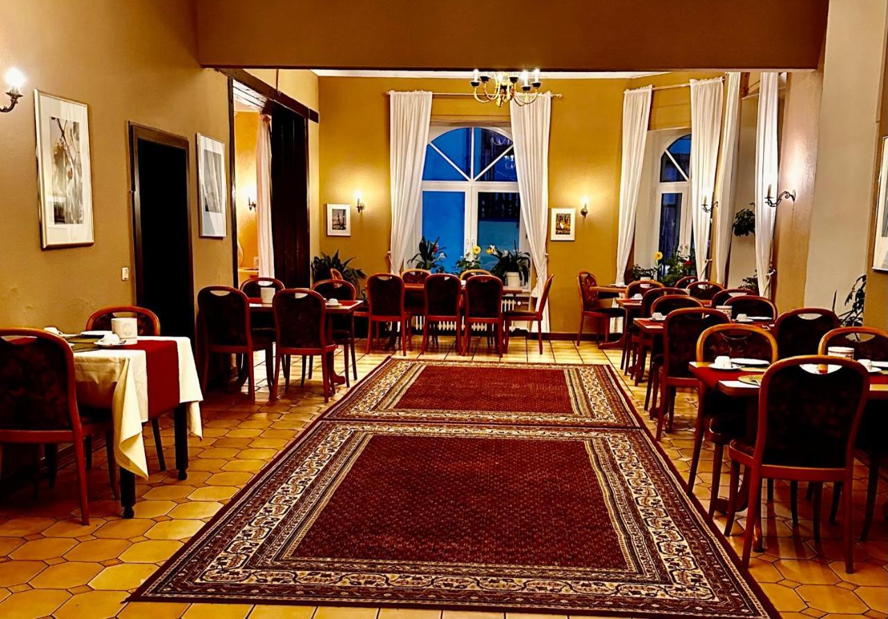Hotel Krone Riesling Trittenheim Exterior photo