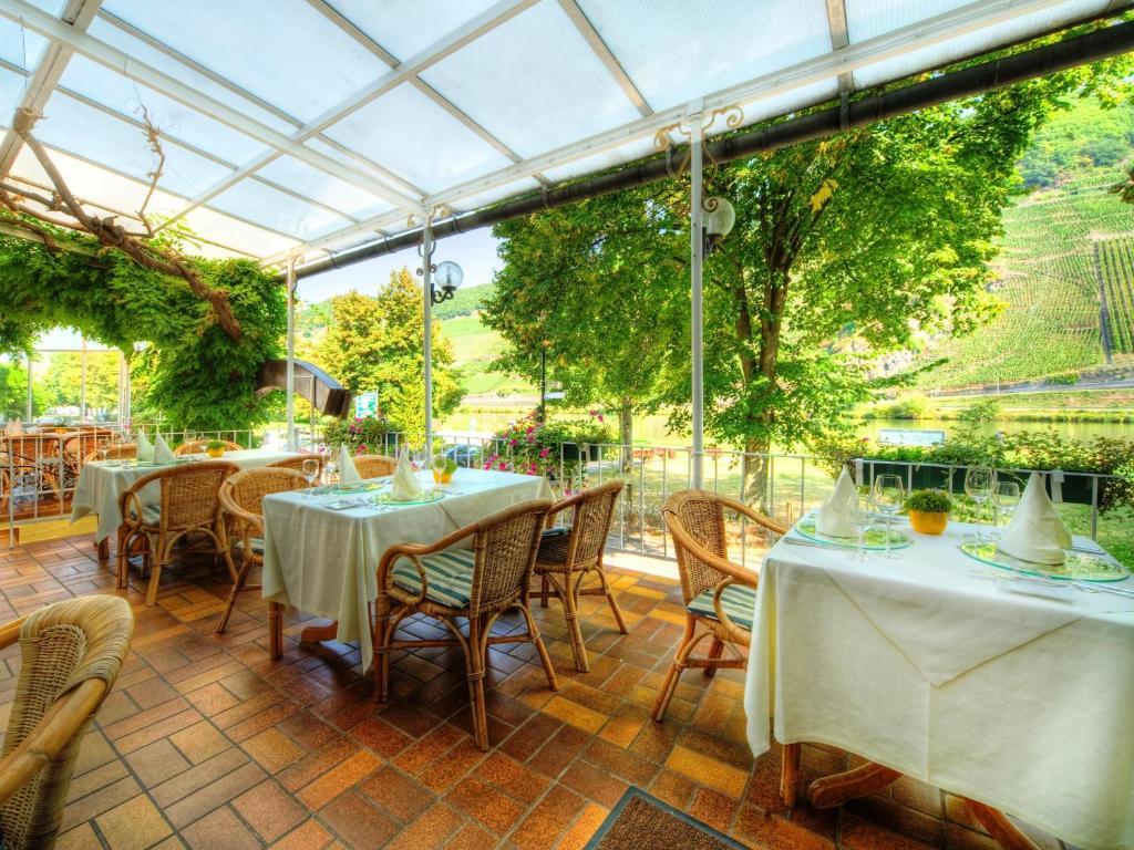 Hotel Krone Riesling Trittenheim Exterior photo